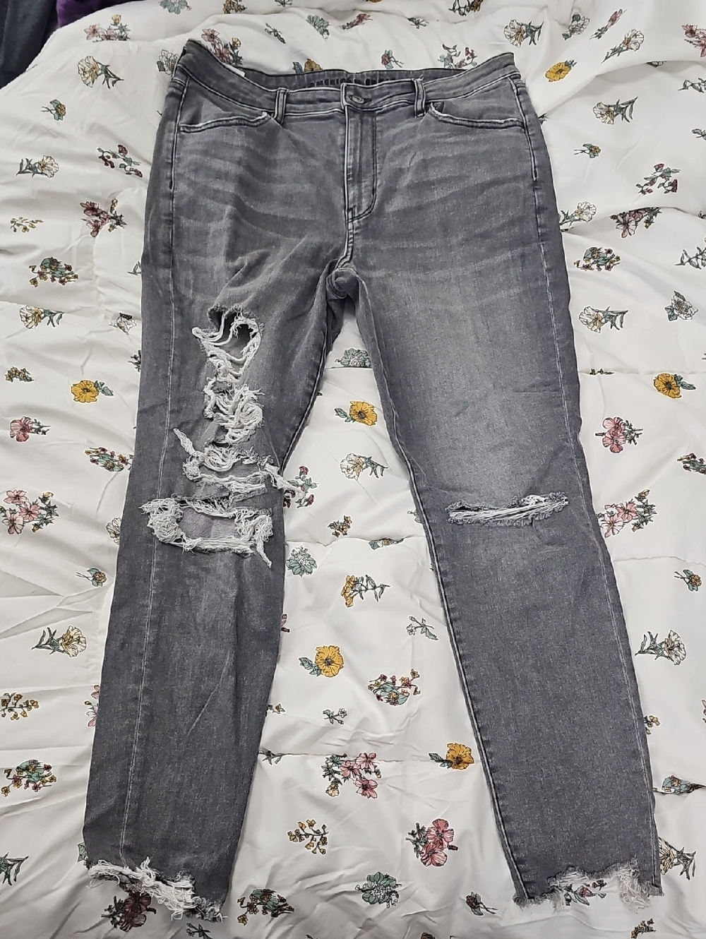 Anerican Eagle Gray Jeans Size 14